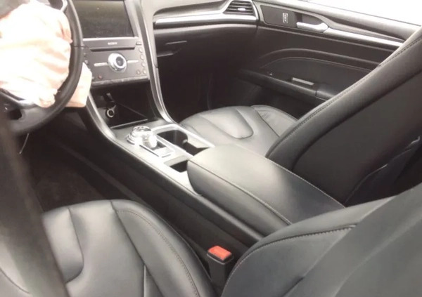 Ford Fusion cena 53000 przebieg: 132100, rok produkcji 2017 z Bełchatów małe 631